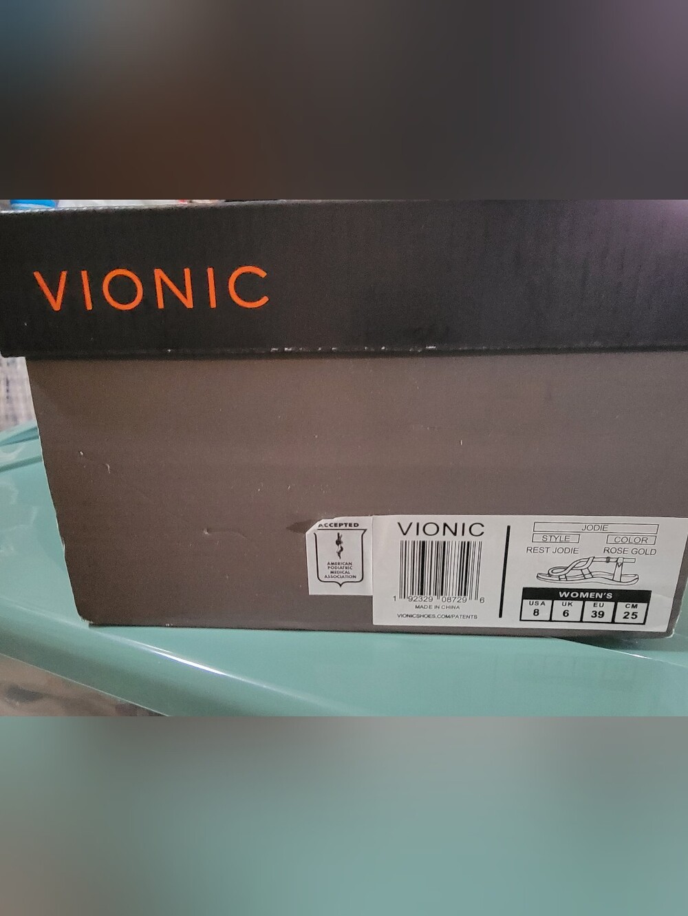 $100 NEW IN BOX VIONIC STRAP SANDAL US 8